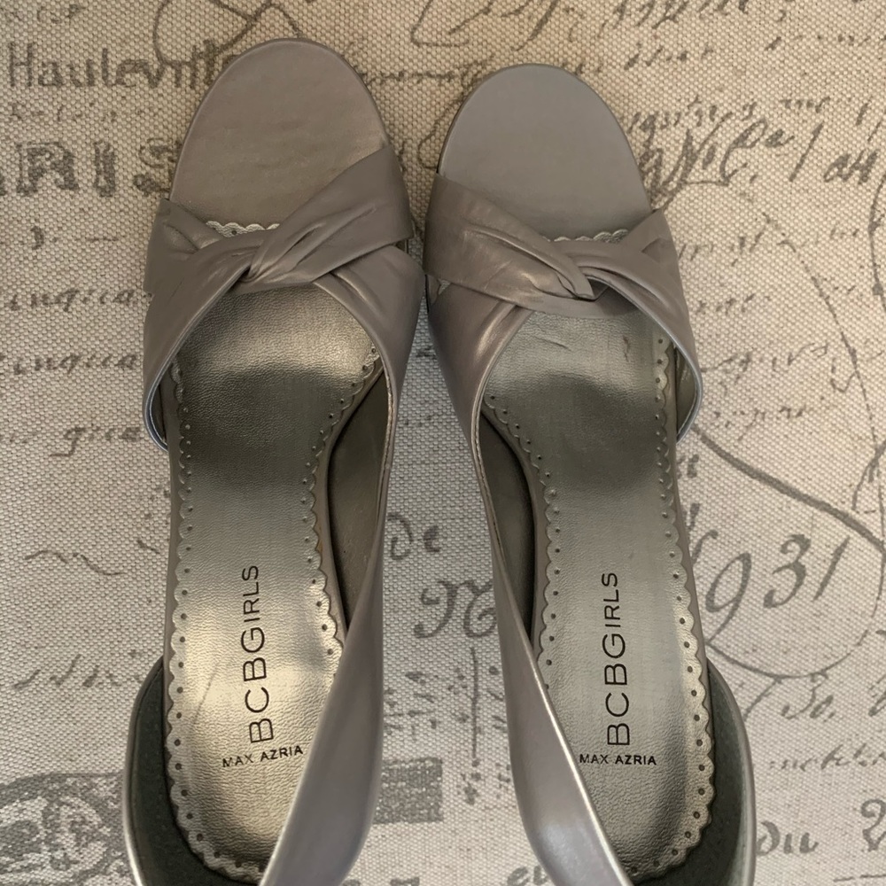 BCBG gray heels in EUC, like new!!